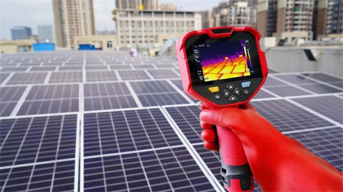 精準定位熱隱患 | 紅外熱成像儀在光伏電站系統運維中的高效應用