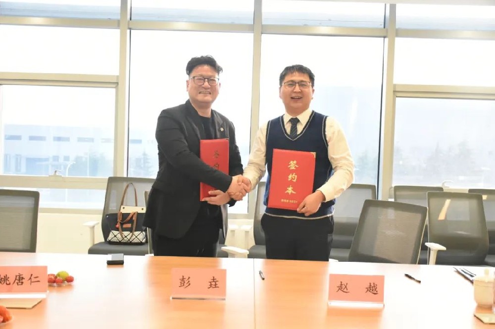 探索“光伏+AI”新模式！環(huán)晟光伏與閃馬智能簽署戰略協(xié)議